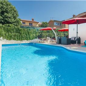 4 Bedroom Villa with Pool and Annex near Porec, Sleeps 8